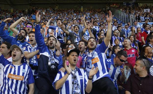 El estadio vitoriano lucirá una gran afluencia de aficionados. /Rafa Gutiérrez