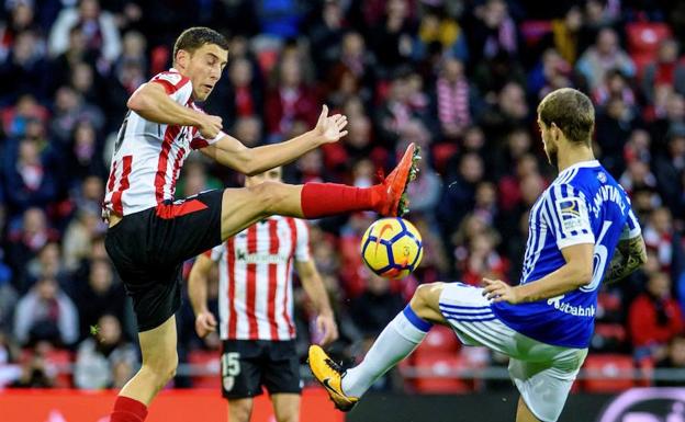 Imagen del partido contra la Real el pasado mes de diciembre en San Mamés./EFE