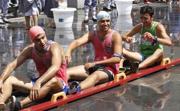 La competición de traineras organizada por la cuadrilla Belakiak. /Blanca Castillo