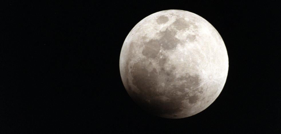 La NASA planea descolgar un microsatélite cúbico para un estudio rasante de la Luna