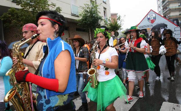 La banda tomará parte hoy en la bajada de cuadrillas.