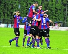 De superar un tercer cruce, el equipo se enfrentaría a una escuadra de Primera.