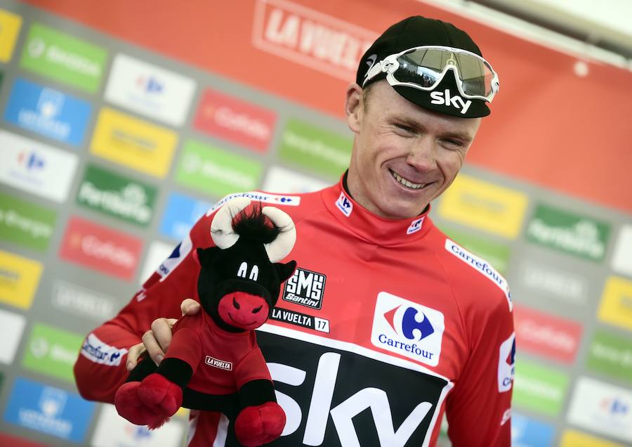 Chris Froome, en el podio de la última etapa de La Vueta.