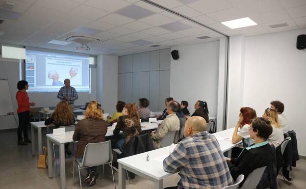 Veinte alumnos se inscriben al final en el seminario de formación en Gerontología