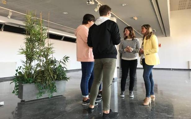 Los jóvenes acondicionarán el nuevo espacio junto a Ikea. / S. LL.