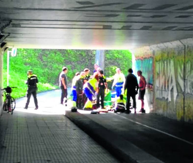 Continúa grave uno de los dos ciclistas heridos tras chocar en un bidegorri