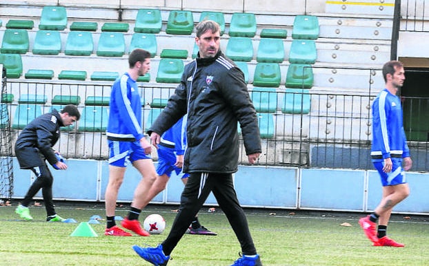'Bolo', durante un entrenamiento en Gobela. / PEDRO URRESTI