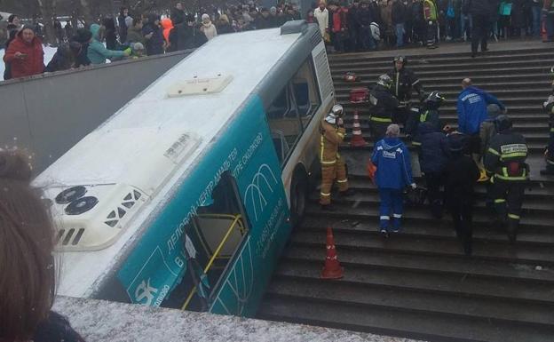 Imagen del autobús accidentado en Moscú./Twitter