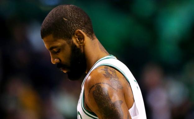Kyrie Irving, ante Minnesota Timberwolves./