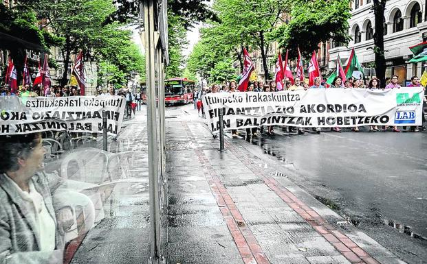 Manifestación en Bilbao en defensa de una mayor financiación para la enseñanza concertada. /e. c.
