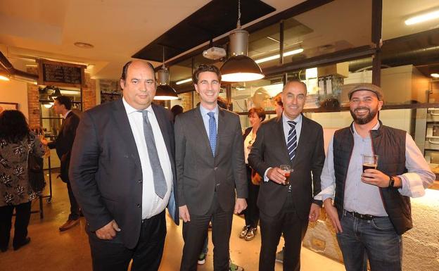 Fernando San José, Xabier Ochandiano, Álvaro Mateos y Jon Blasi. /BORJA AGUDO