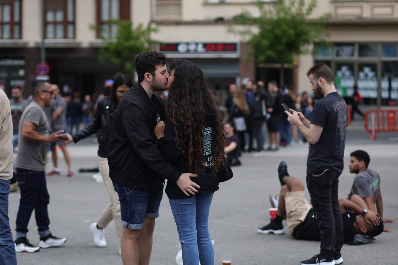 Fotos Gran Ambiente En San Mam S Para El Concierto De Metallica Con