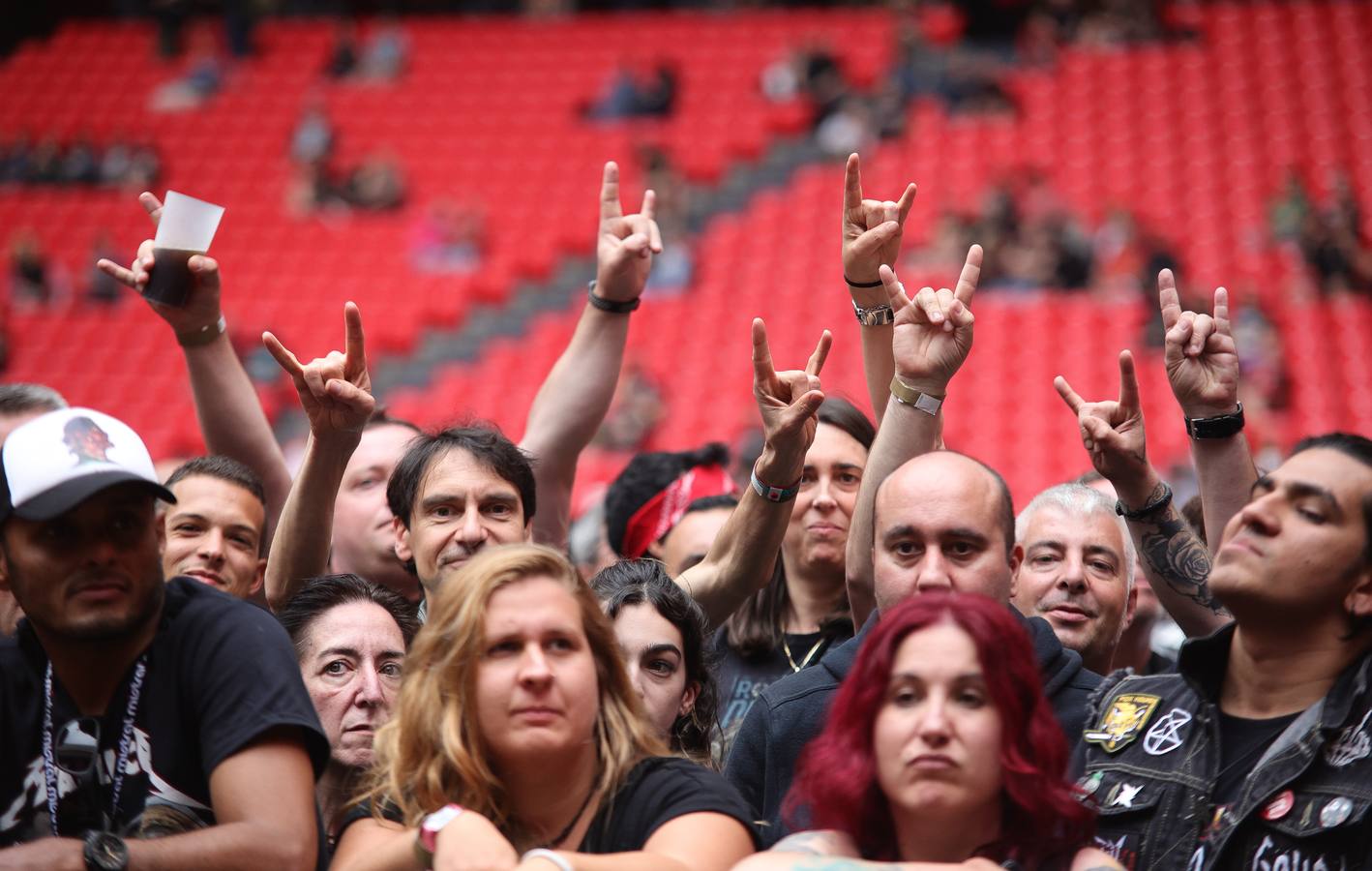 Fotos Gran Ambiente En San Mam S Para El Concierto De Metallica Con