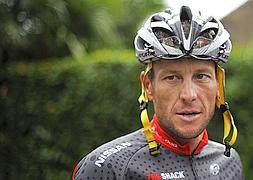 Lance Armstrong al término de una carrera. / AFP (NATHALIE MAGNIEZ)/