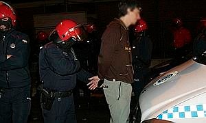 Momento del arresto en la calle Agirrelanda. ::R.Gutiérrez/