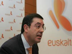 Alberto García Erauzkin, consejero director general de Euskaltel, ha presentado las nuevas tarifas de la compañía. / Bernardo Corral/