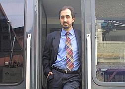 Juanjo Olaizola posa en un vagón. /El Correo/