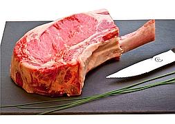 Un buen chuletón arregla cualquier comida imprevista./ E.C./