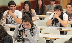 Un grupo de estudiantes durante las pruebas del año pasado./ Mitxel Atrio/
