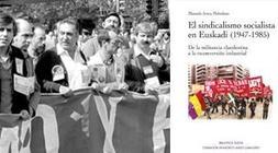 Nicolás Redondo, a la izquierda, en una manifestación. A la derecha, la portada del libro escrito por Manuela Aroca Mohedano./