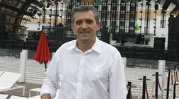 Clientela. «Rusos y árabes ahora vienen fuertes»./ Juan Antonio Riera/