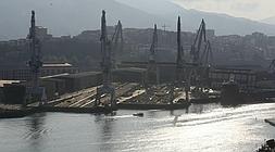 Vista de los astilleros de La Naval de Sestao./ L. A. Gómez/
