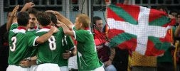 Los jugadores de la selección vasca mantendrán su postura, según anunció ayer Joseba Etxeberria. /EL CORREO/
