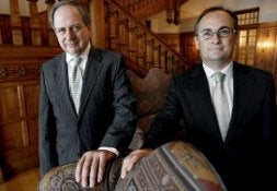 Javier Aríztegui y Fernando Restoy, ayer en Santander./ EFE/