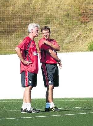 Manu Campos, junto a Viadero, en un entrenamiento. / M. A./