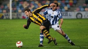 El conjunto baracaldés salió muy reforzado tras empatar a tres tantos ante el filial de la Real Sociedad. ::
MIREYA LÓPEZ/