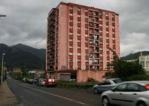 Los realojos afectarán a la 'casa rosa'. ::
JOSÉ MONTES/