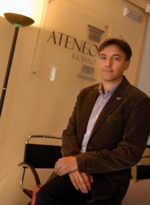 Ballesteros, antes de pronunciar la conferencia. ::
ALFREDO IGLESIAS/
