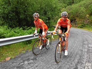 Entrenando por carreteras gallegas y asturianas. ::
EUSKALTEL EUSKADI/