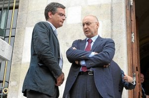Antonio Basagoiti y Rodolfo Ares, ayer, en un acto contra la violencia sexista./