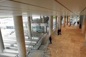 El palacio de congresos se ha sometido a un gran 'lifting'. :: M. ATRIO/