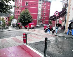 El camino de Eskolabarri, uno de los pasos que serán controlados por los agentes ::
A. LASUEN/
