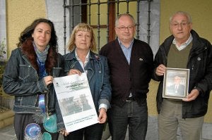 Promotores del homenaje que Zaldibar brindará a Lasuen. ::
M. D./
