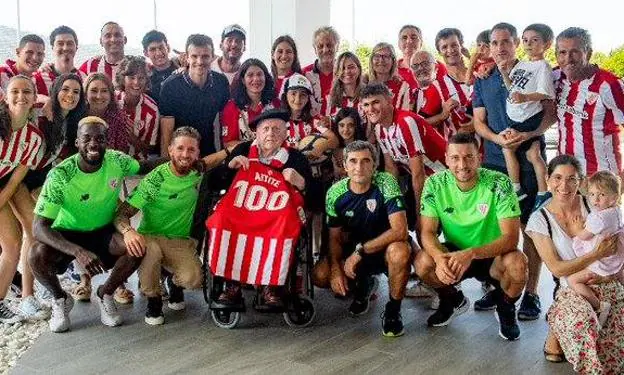 Emotiva sorpresa del Athletic al socio número 3 en su 100 cumpleaños