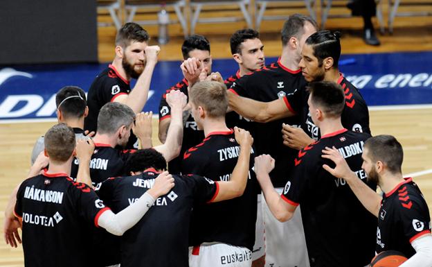 Dos positivos en el Bilbao Basket ponen en peligro el partido contra el Valencia