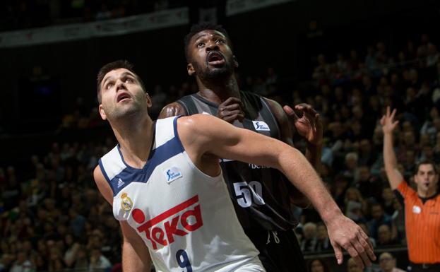Felipe Reyes muestra su «cariño» al Bilbao Basket: «Disfruté mucho jugando en Miribilla»