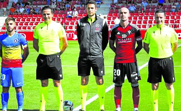 Oriol Rey es uno de los capitanes del Mirandés en su segunda temporada en el club. /Avelino Gómez