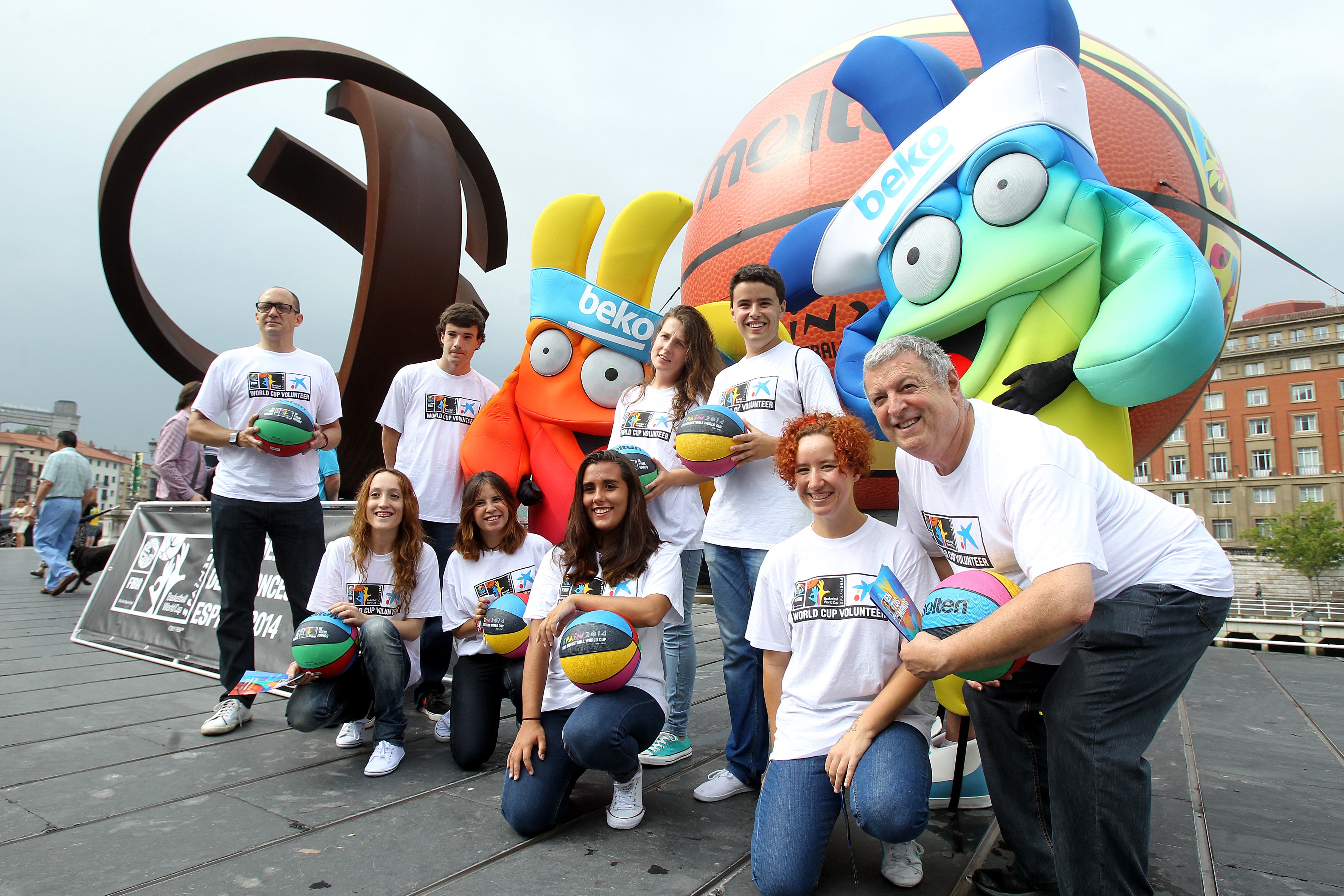 Las mascotas del Mundial de Baloncesto llegan a Bilbao