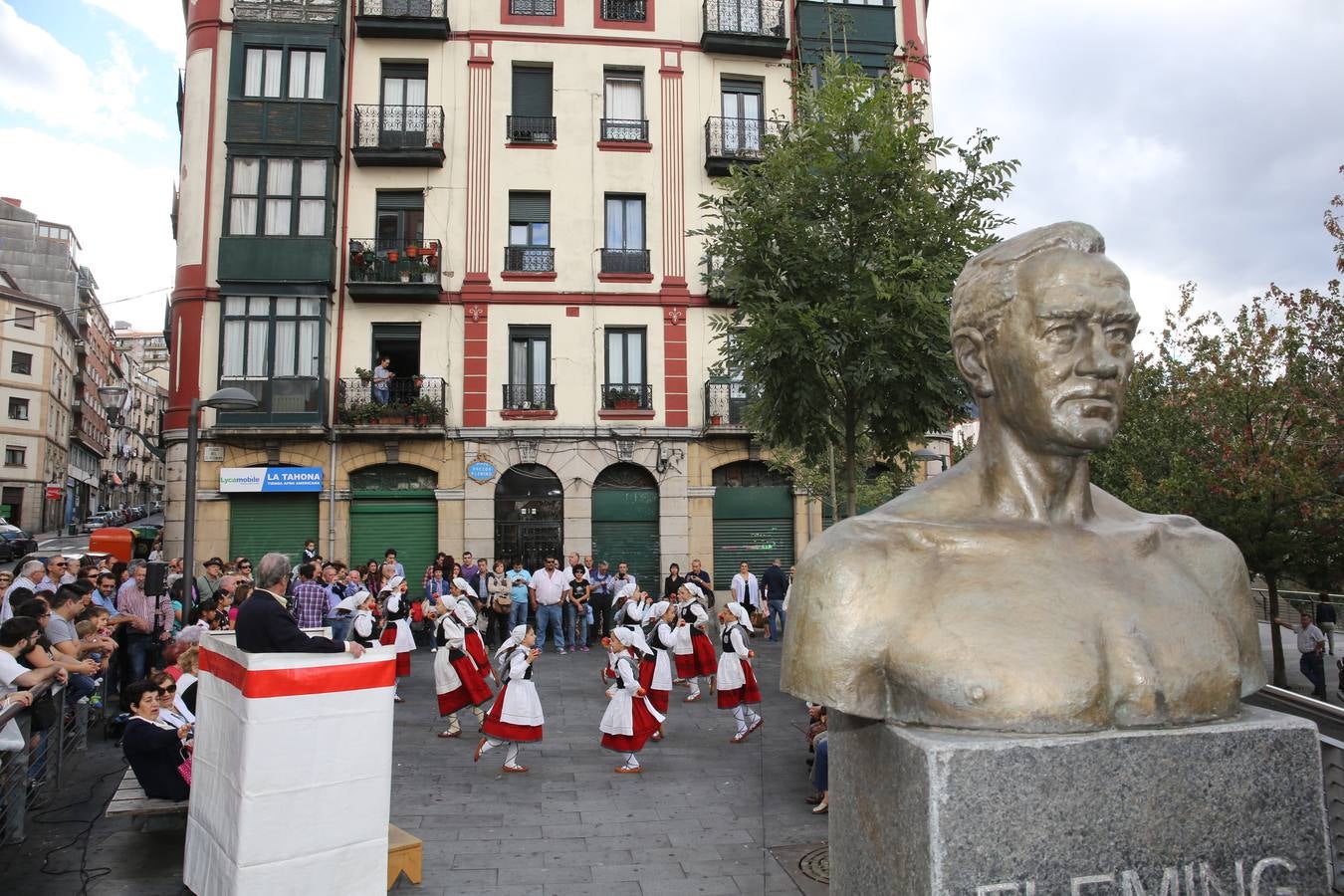 Homenaje a Usparitza y Azkuna