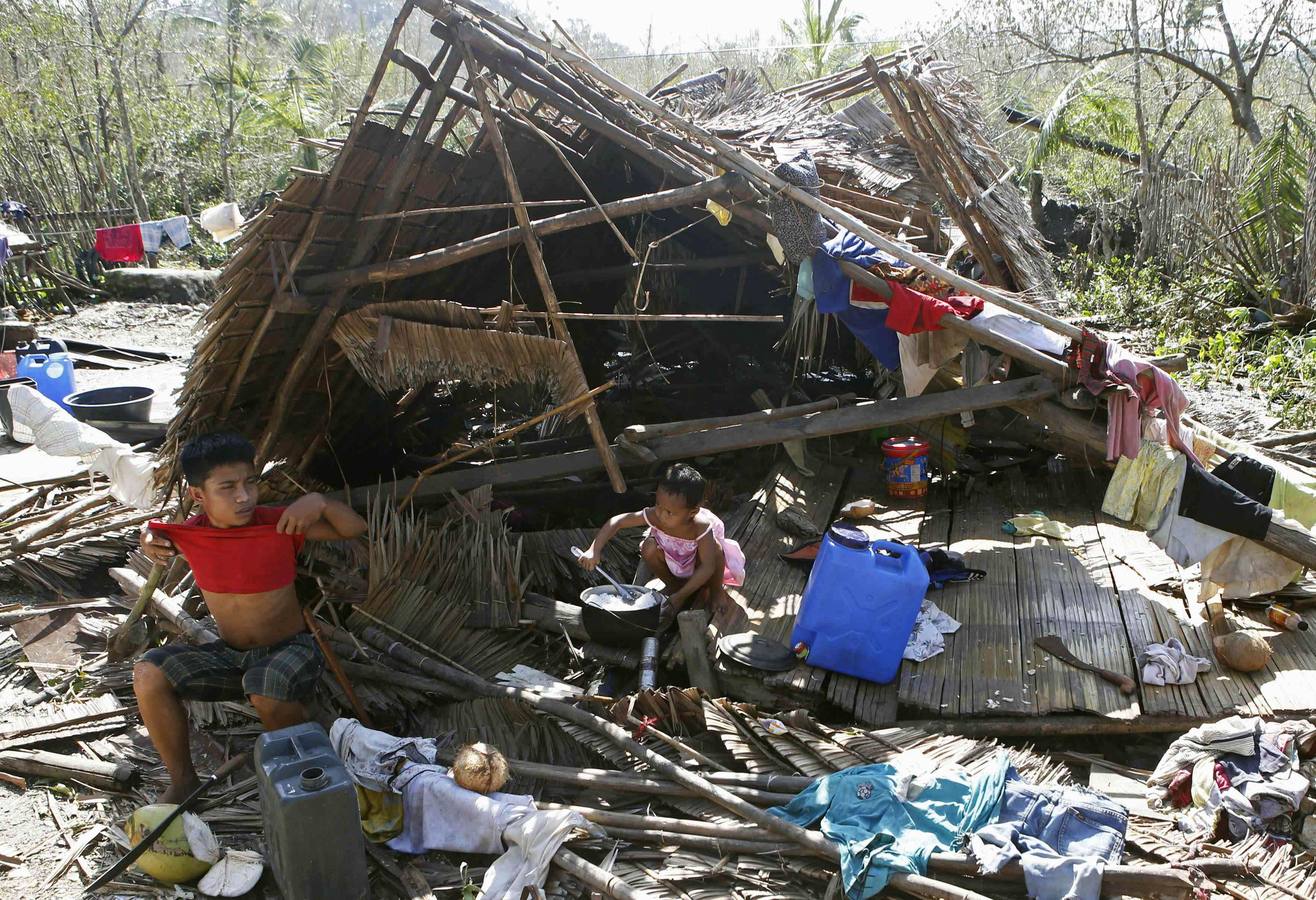 Miles de evacuados en Filipinas por el tifón Hagupit