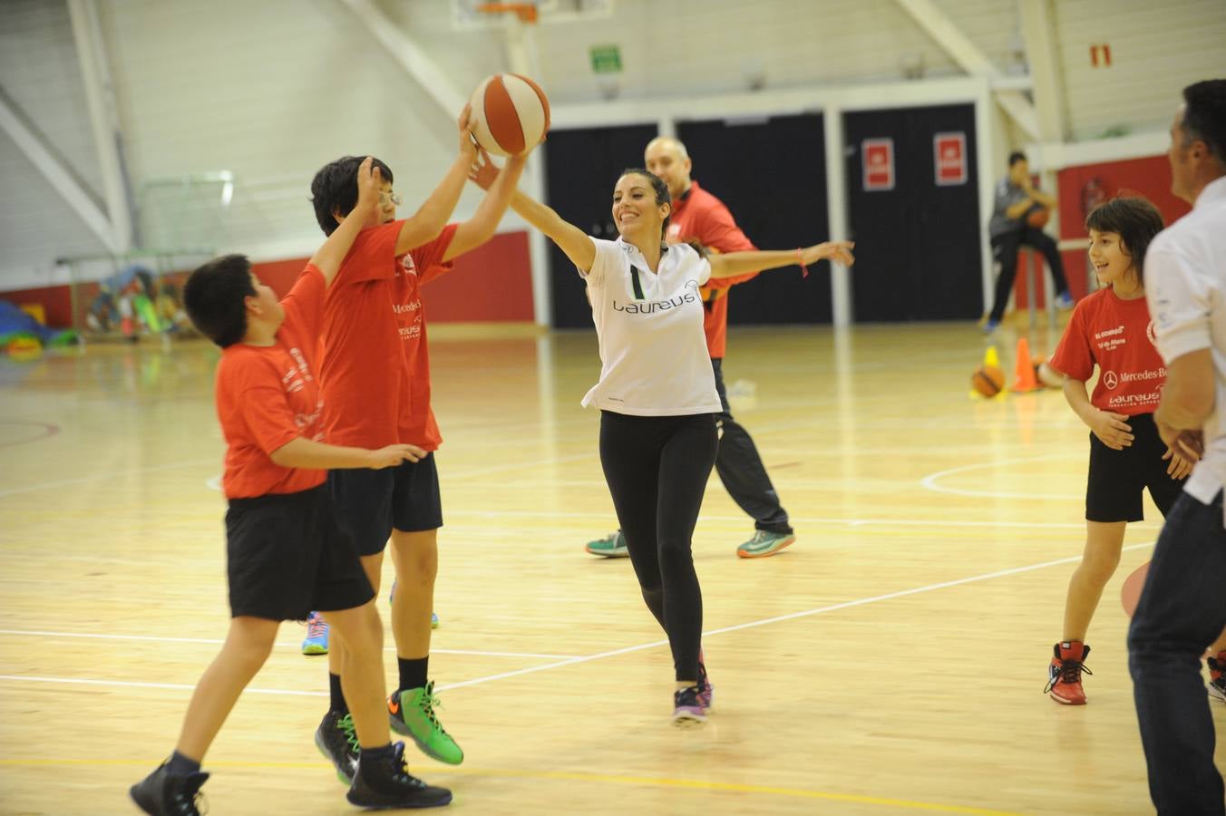 Almudena Cid e Induráin, con el deporte base en Vitoria