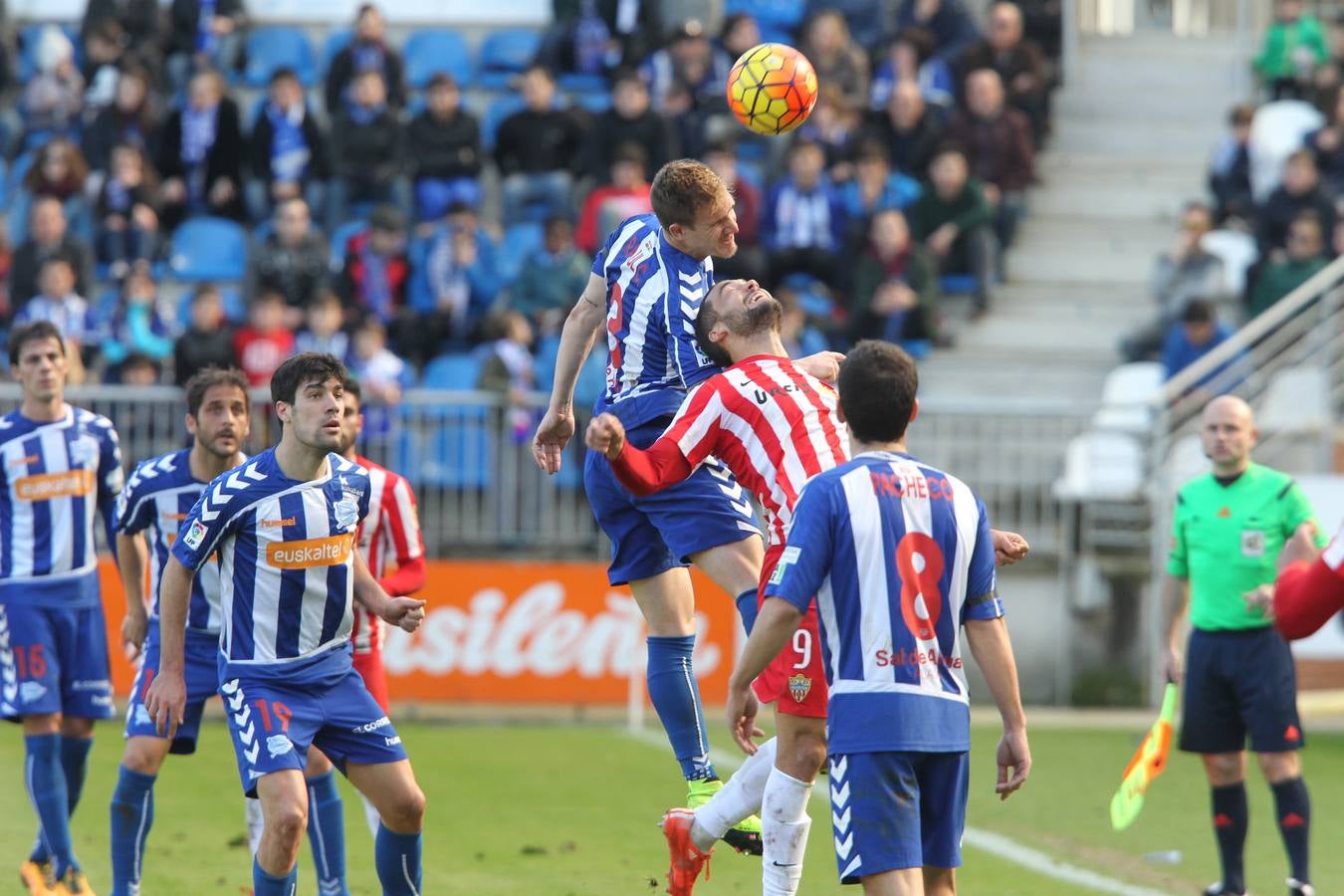 El Alavés logra un empate 'in extremis'