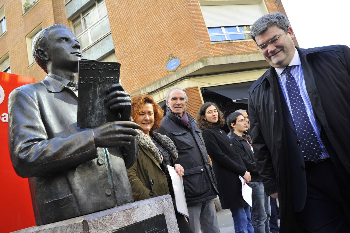 Los versos de Blas de Otero resuenan en Bilbao en el centenario del poeta