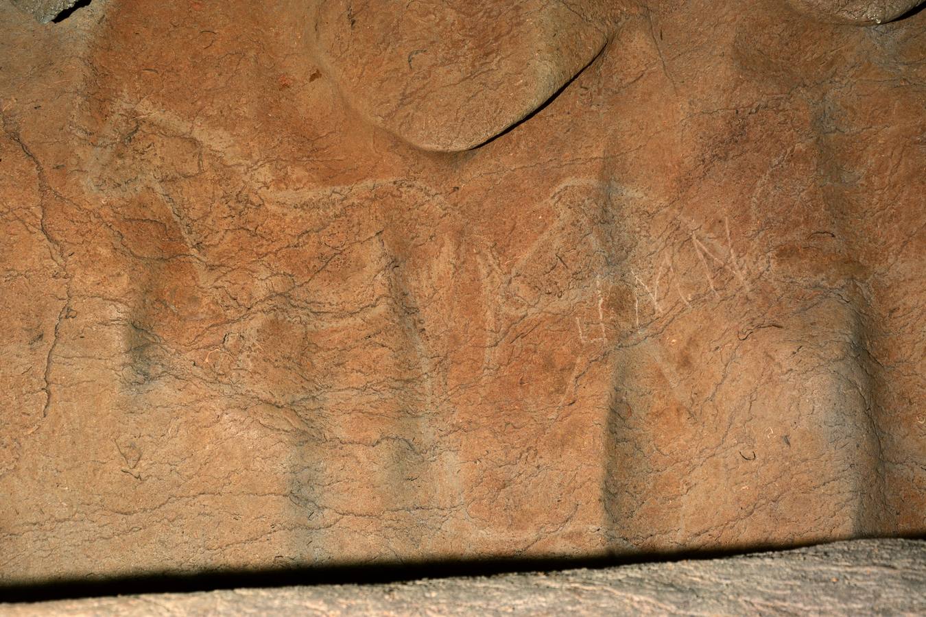 Histórico hallazgo en la cueva de Atxurra, en Berriatua