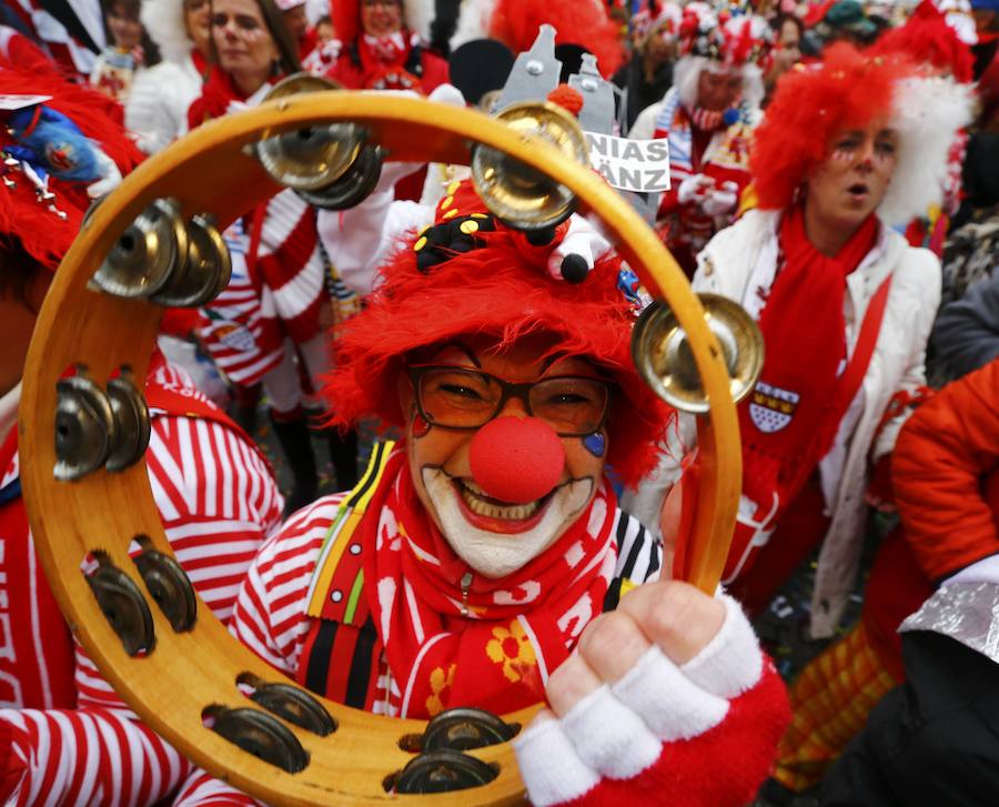 Colonia celebra la llegada del Carnaval