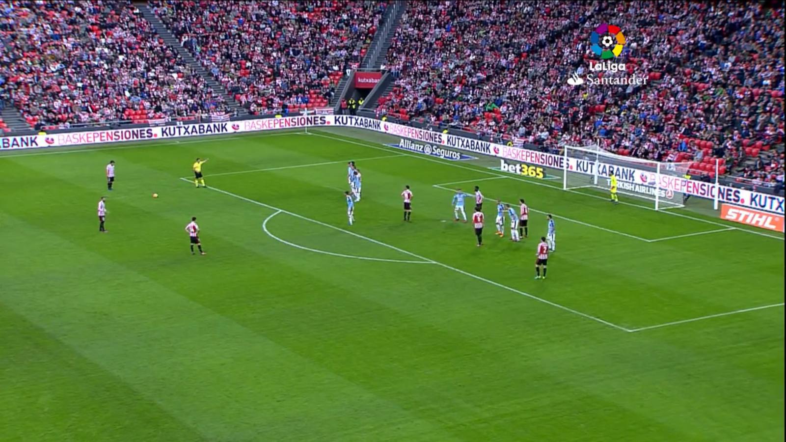 El golazo de falta de Beñat al Eibar